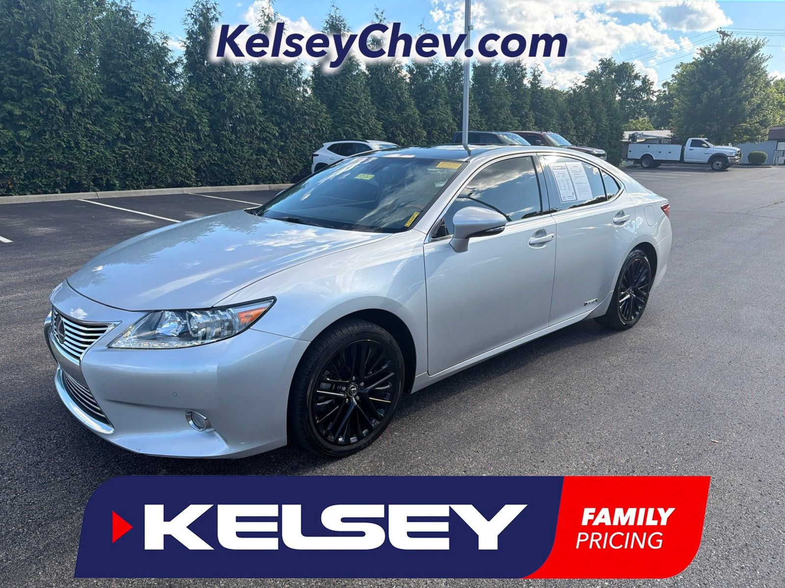 Used 2013 Lexus ES 300h w/ Luxury Pkg FWD image 1