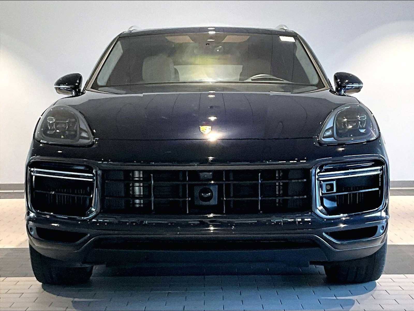 Used 2023 Porsche Cayenne Turbo S image 13