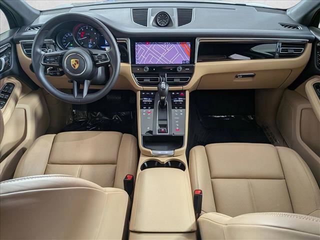 Certified 2023 Porsche Macan AWD/4WD image 21