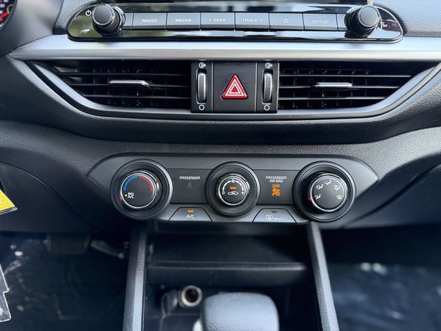Certified 2024 Kia Forte LXS FWD image 18