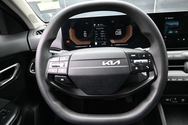 Used 2025 Kia K4 FWD image 26