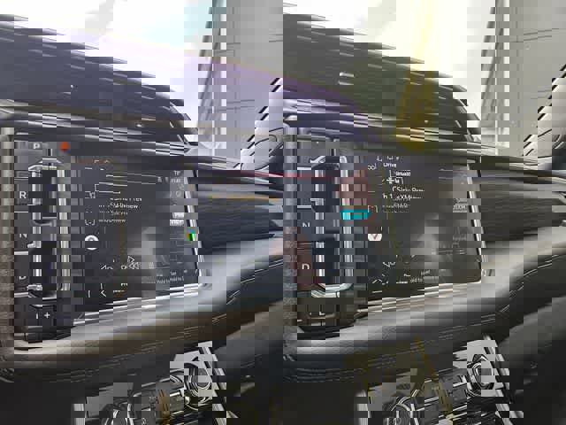 Used 2022 GMC Yukon XL Denali w/ Denali Premium Package image 31