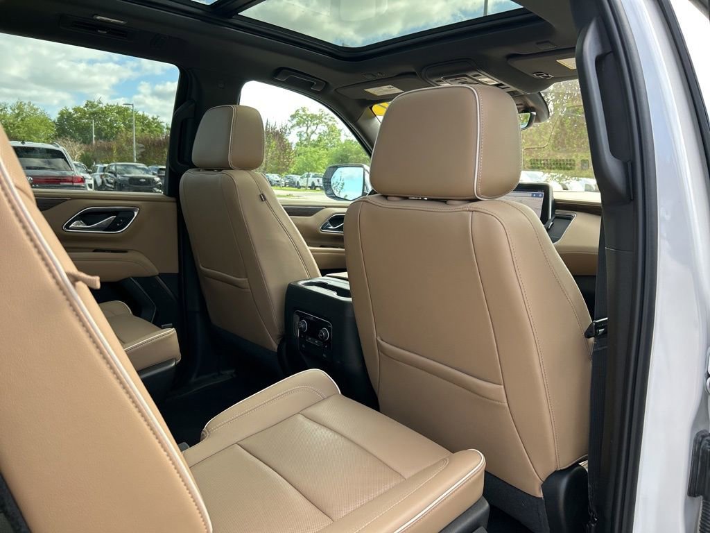 Used 2021 Chevrolet Tahoe Premier w/ Premium Package RWD image 49