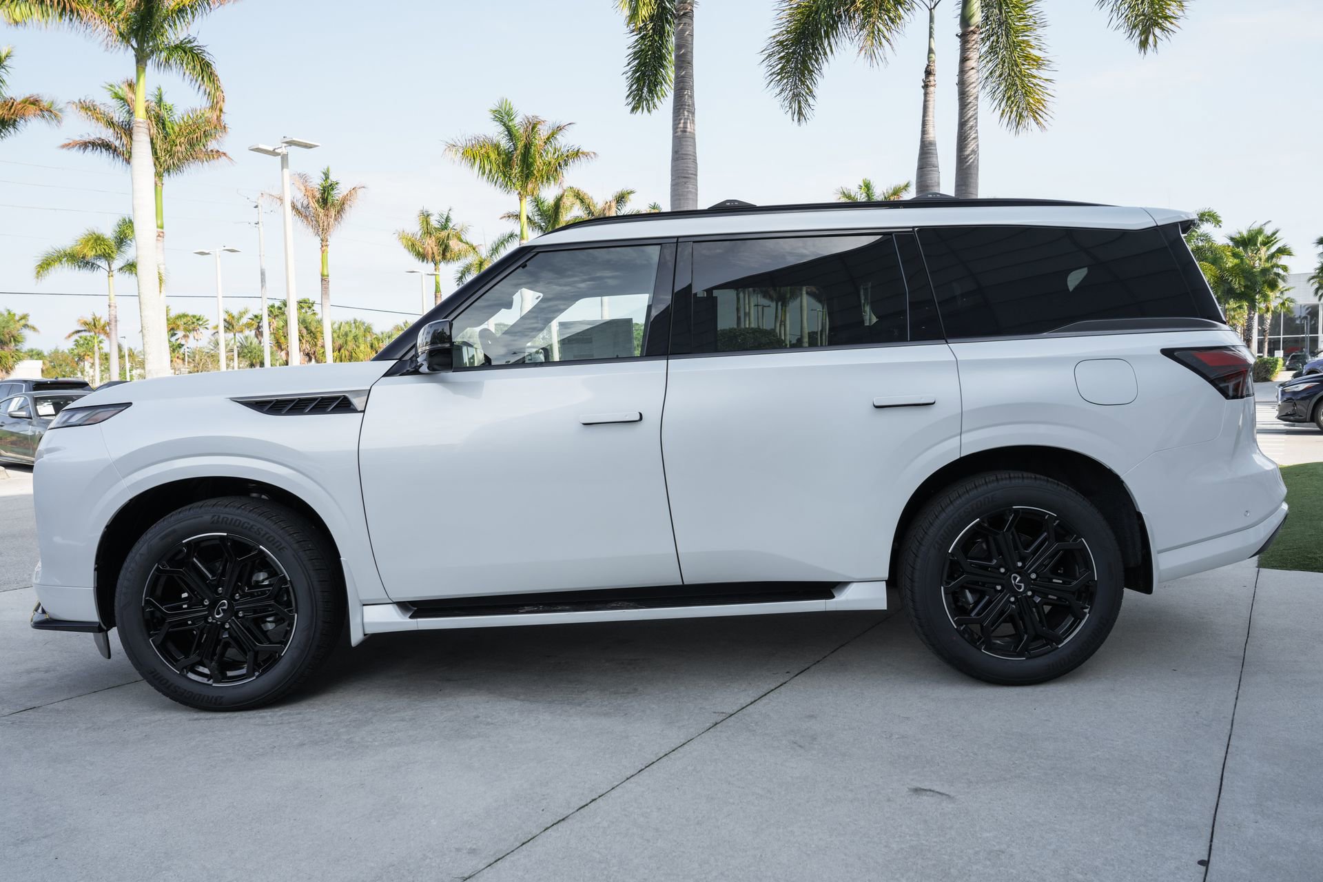 New 2026 INFINITI QX80 4WD w/ Sport Exterior Package image 21