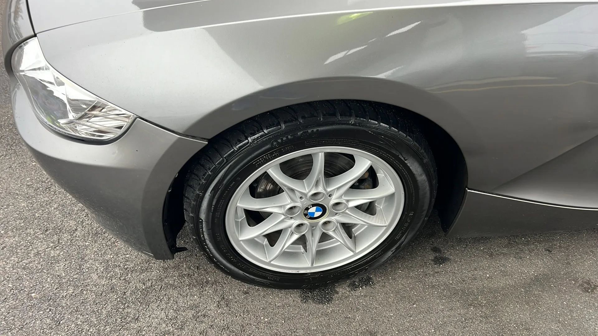 Used 2004 BMW Z4 2.5i image 10