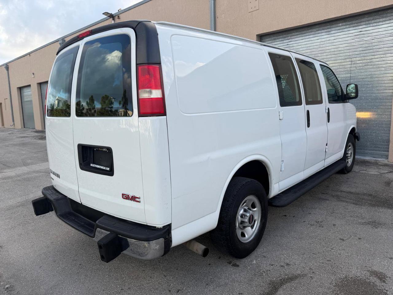 Used 2016 GMC Savana 2500 image 8