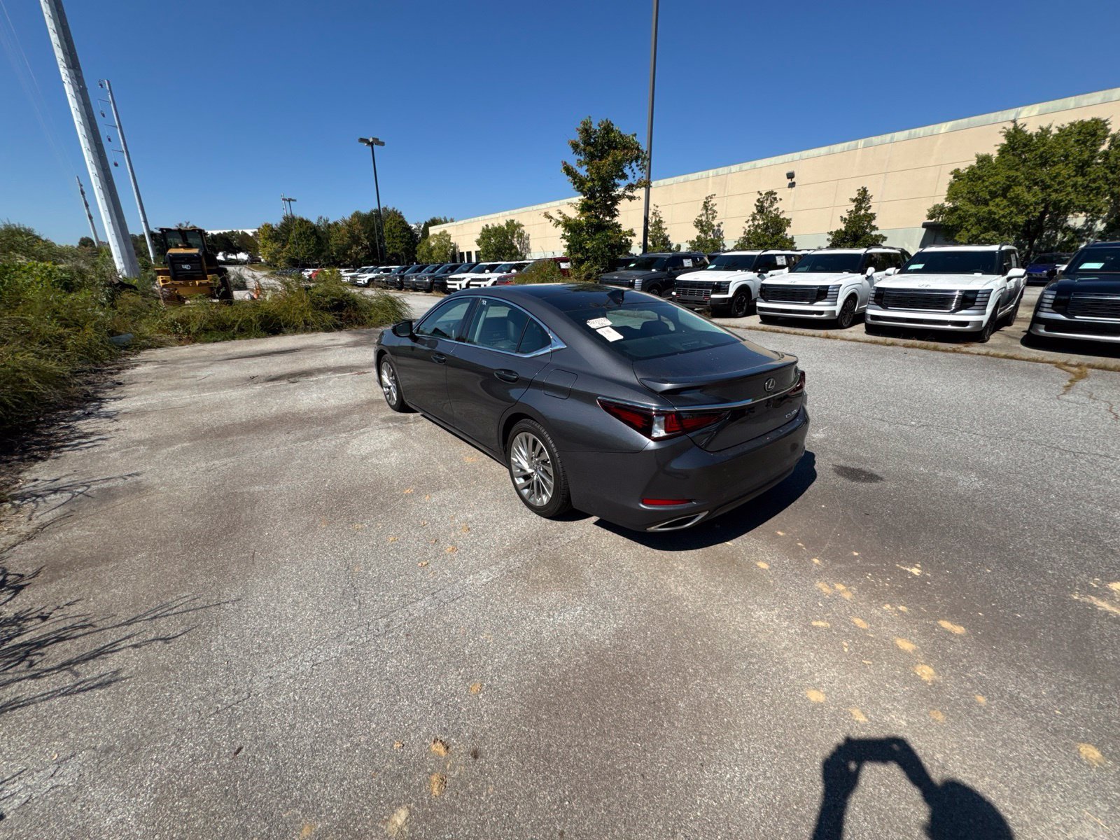 Used 2023 Lexus ES 350 w/ Accessory Package (Z1) FWD image 3