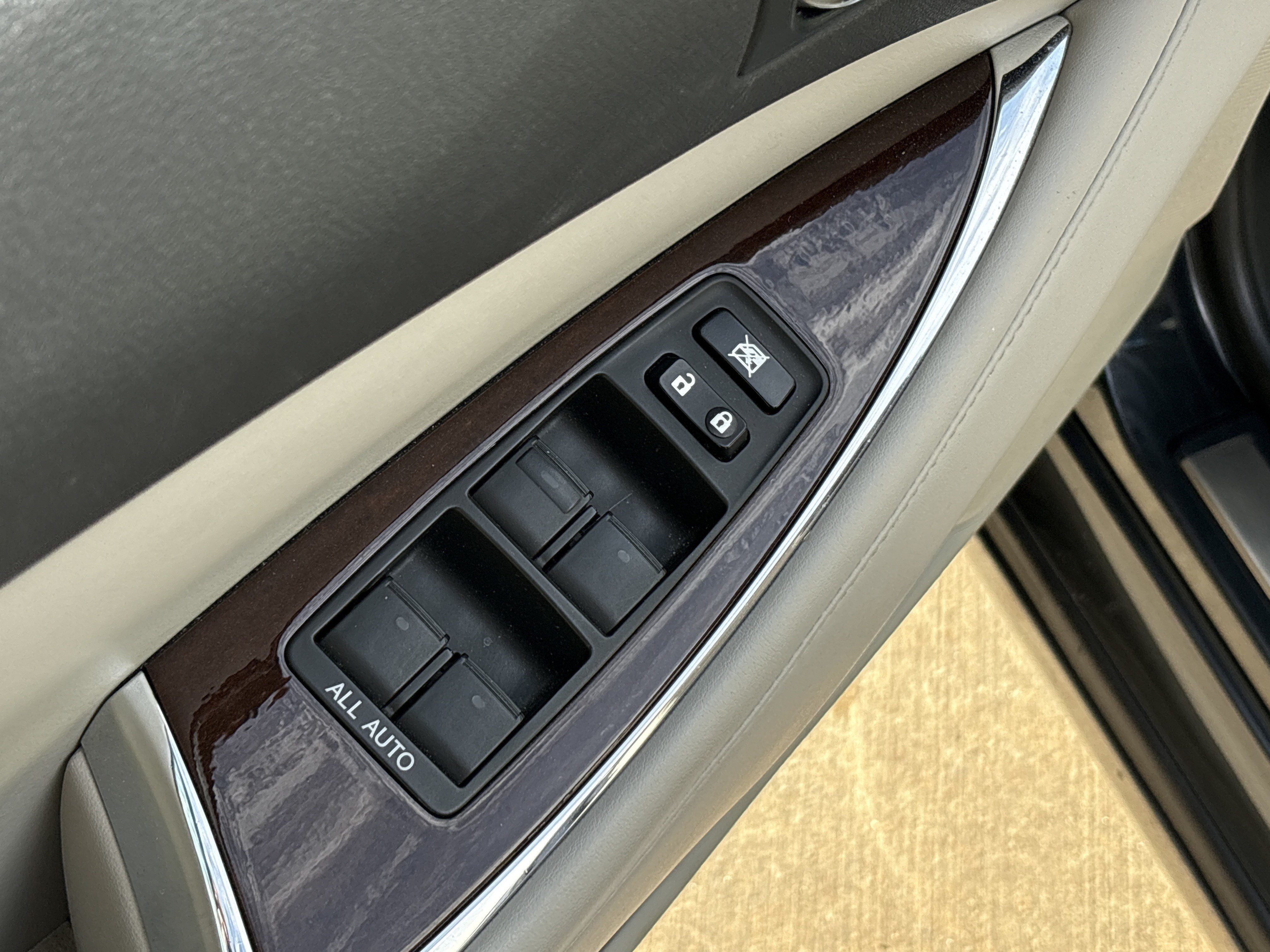 Used 2011 Lexus ES 350 w/ Preferred Accessory Package FWD image 15