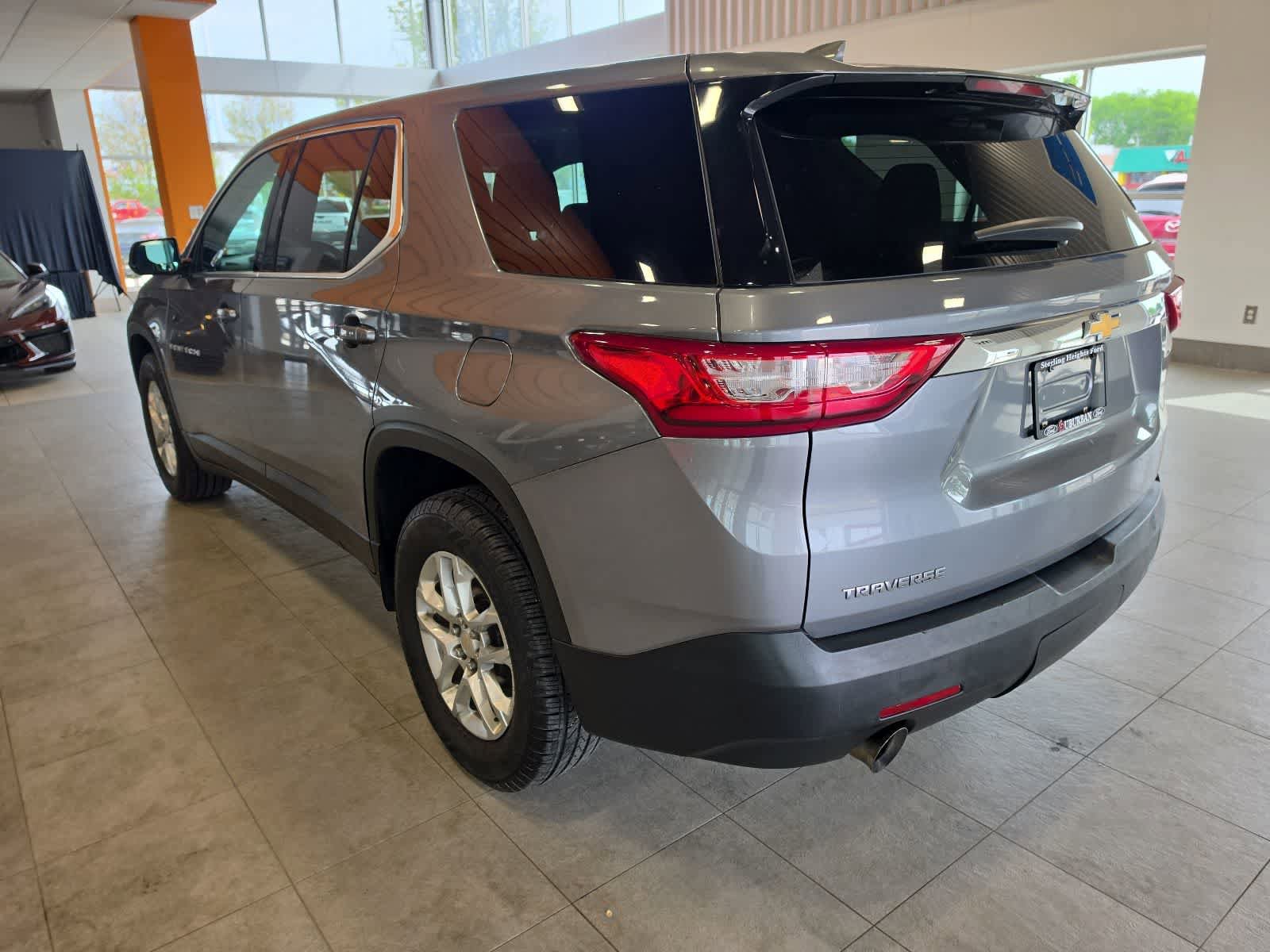 Used 2018 Chevrolet Traverse LS FWD image 11