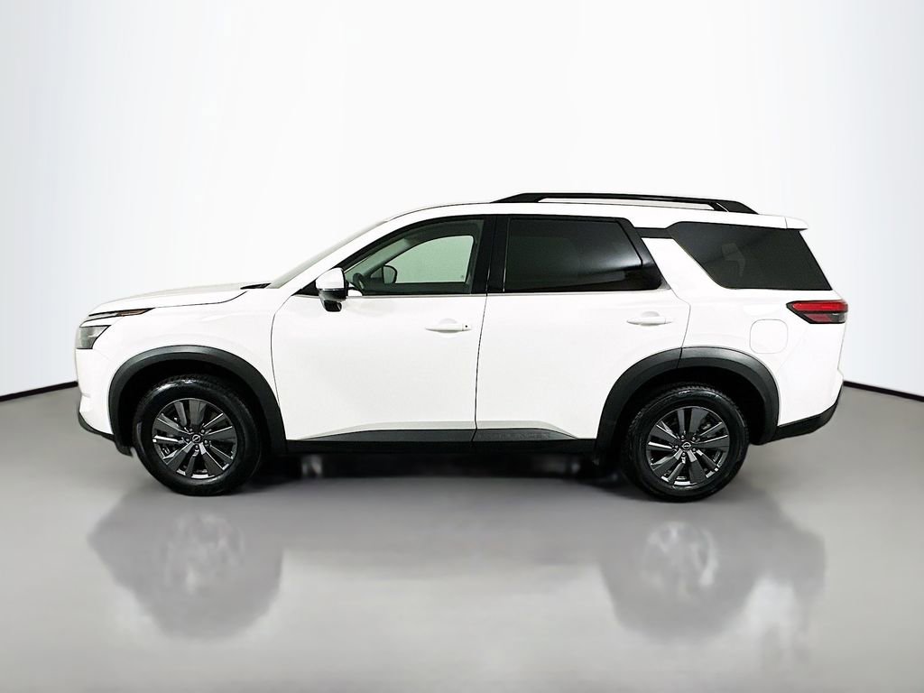 Used 2024 Nissan Pathfinder SV image 8