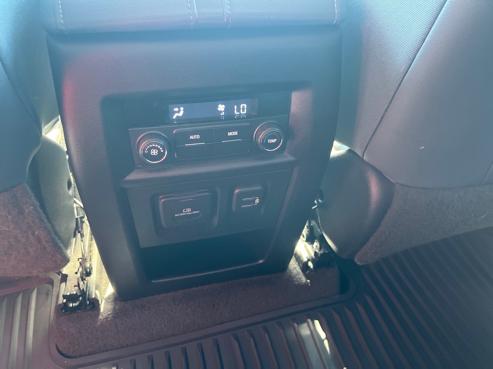 Used 2019 Chevrolet Traverse LT w/ LT Premium Package AWD/4WD image 16