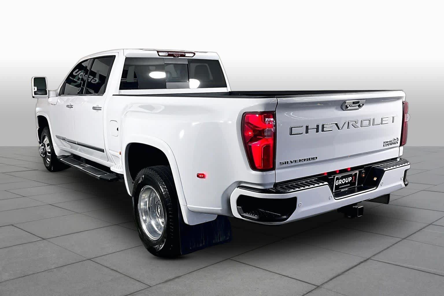 Certified 2026 Chevrolet Silverado 3500 High Country w/ High Country Premium Package AWD/4WD image 11