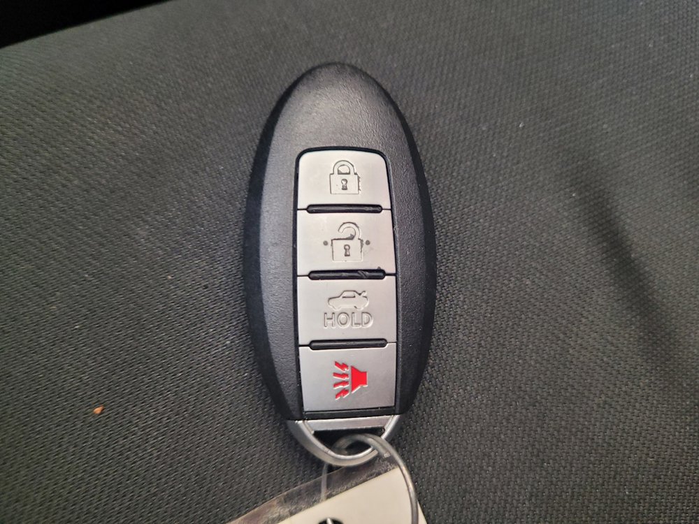 Used 2021 Nissan Versa SV FWD image 32