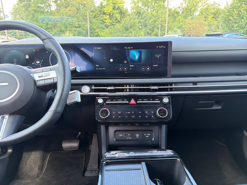 Certified 2025 Hyundai Elantra SEL FWD image 18