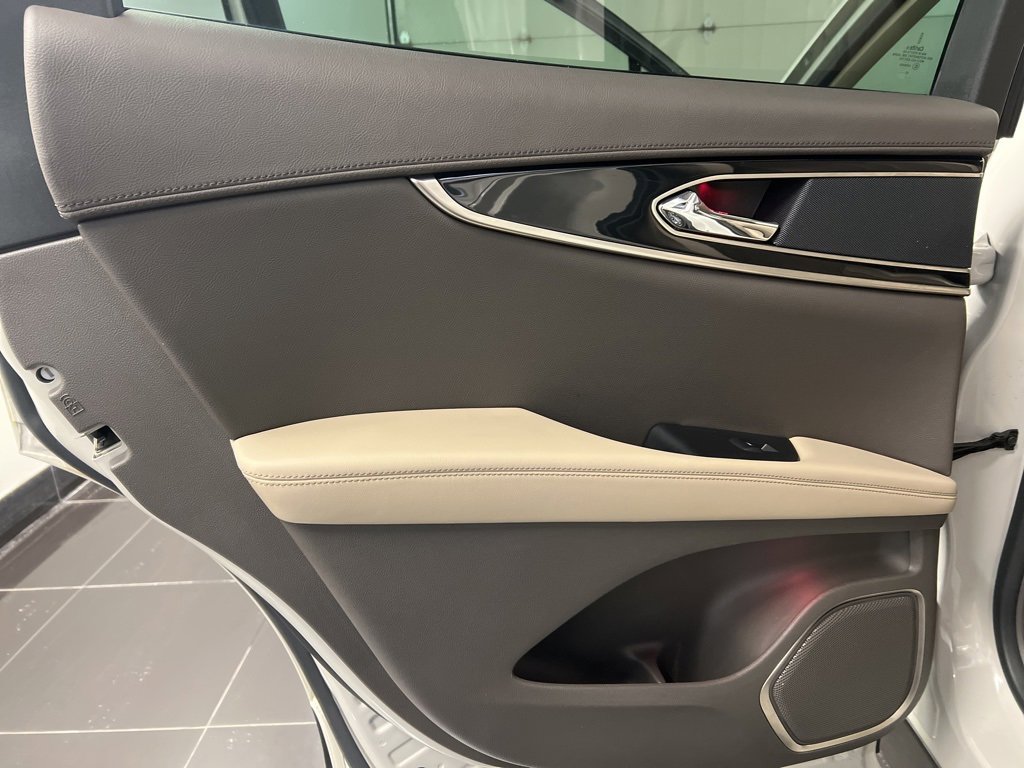 Certified 2022 Lincoln Nautilus Reserve image 31