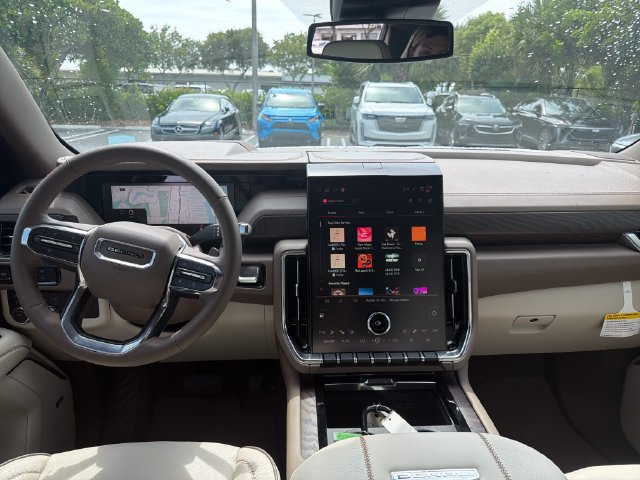 Used 2026 GMC Yukon XL Denali w/ Sun & Power Step Package AWD/4WD image 12