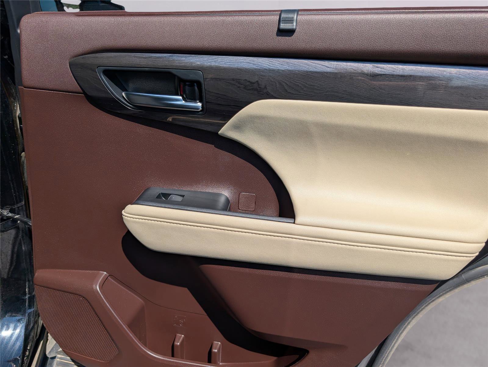 Used 2021 Toyota Highlander Limited image 36