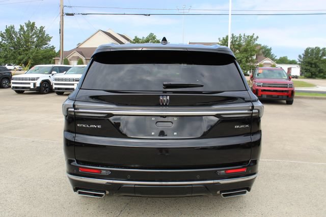 Used 2025 Buick Enclave Avenir w/ Trailering Package, 5000 lbs. FWD image 4
