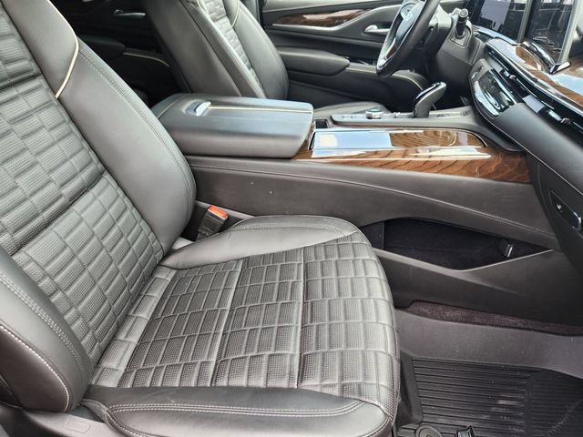 Used 2023 Cadillac Escalade Sport Platinum w/ Heavy-Duty Trailer Package AWD/4WD image 22