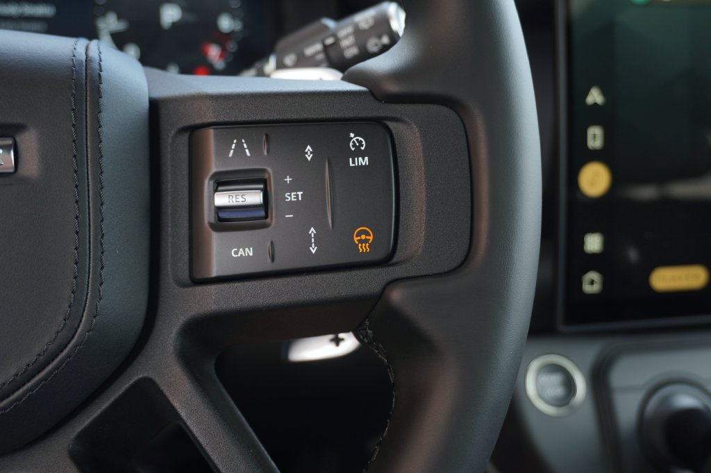 New 2026 Land Rover Defender 130 V8 AWD/4WD image 18