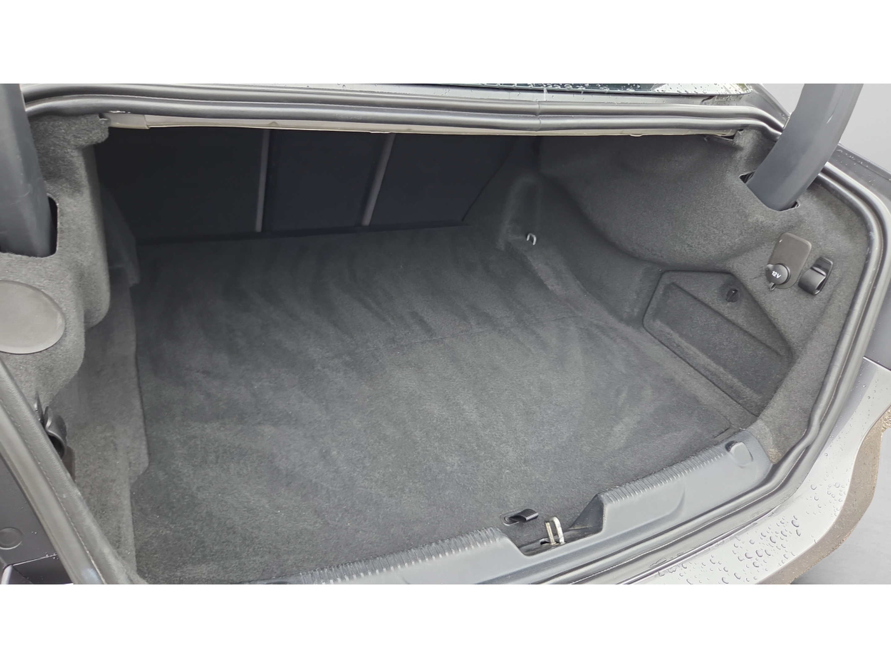 Used 2017 Jaguar XE Prestige RWD image 13