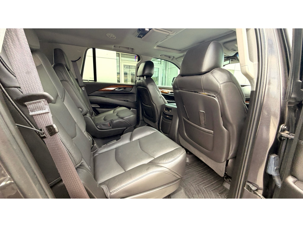 Used 2016 Cadillac Escalade Premium AWD/4WD image 31