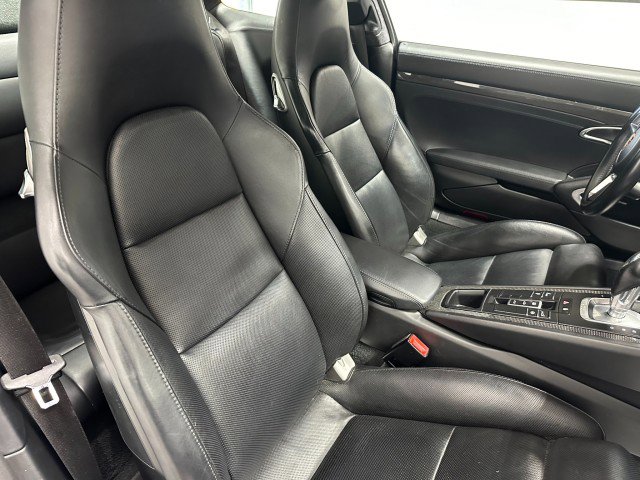 Used 2017 Porsche 911 Turbo S image 31