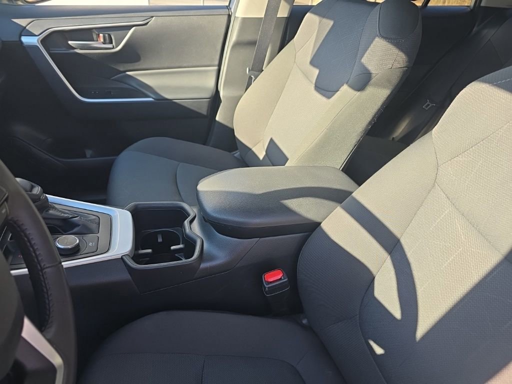 Used 2025 Toyota RAV4 XLE image 23