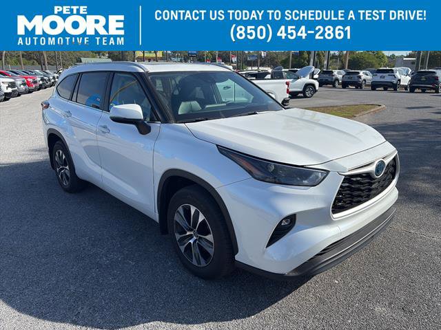 Used 2024 Toyota Highlander XLE image 1