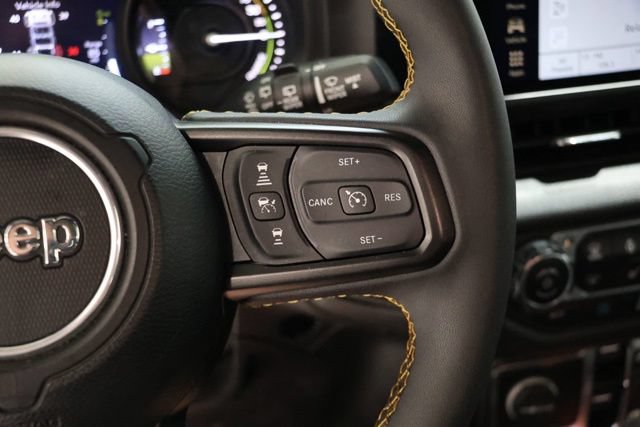 Used 2024 Jeep Wrangler Unlimited AWD/4WD image 23