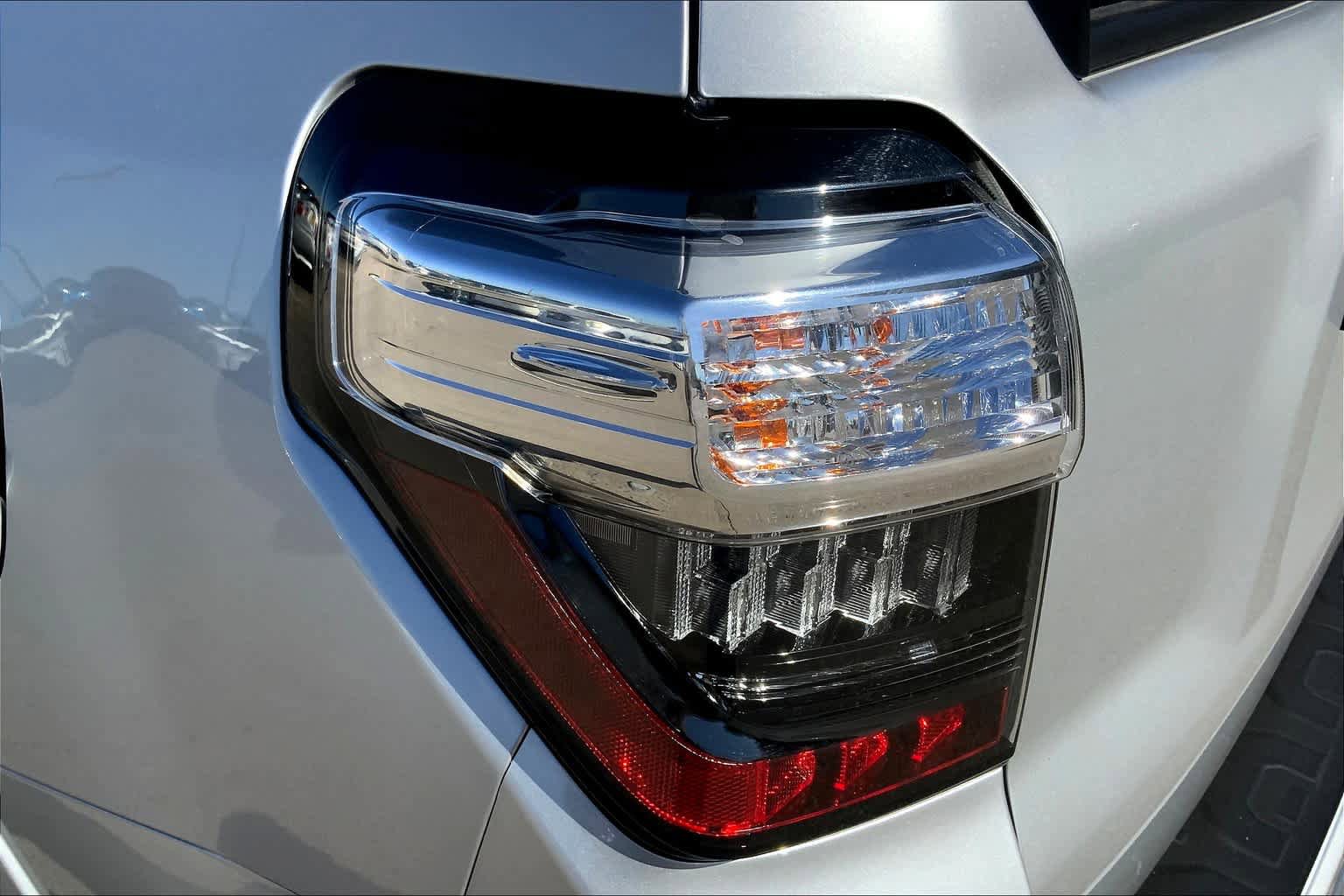 Used 2021 Toyota 4Runner TRD Off-Road Premium AWD/4WD image 29