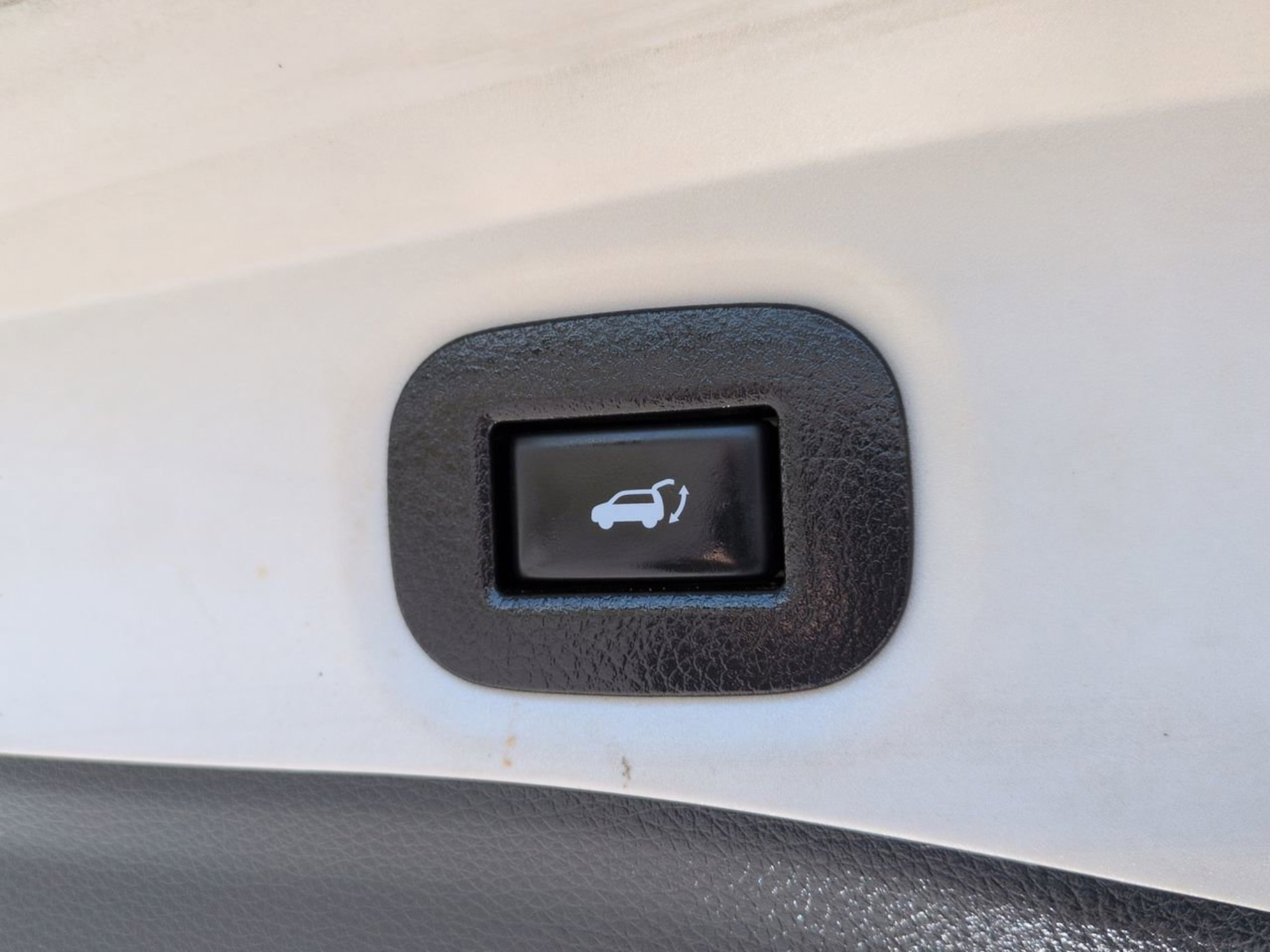 Used 2020 Nissan Rogue SV FWD image 18