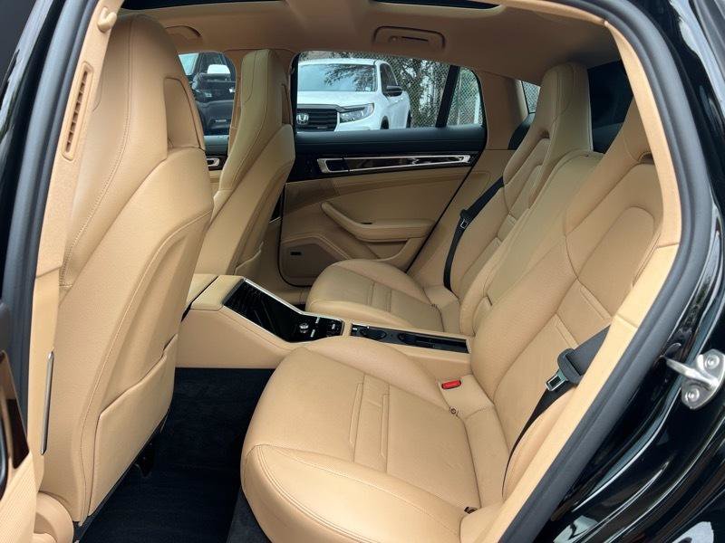 Used 2017 Porsche Panamera 4 AWD/4WD image 9