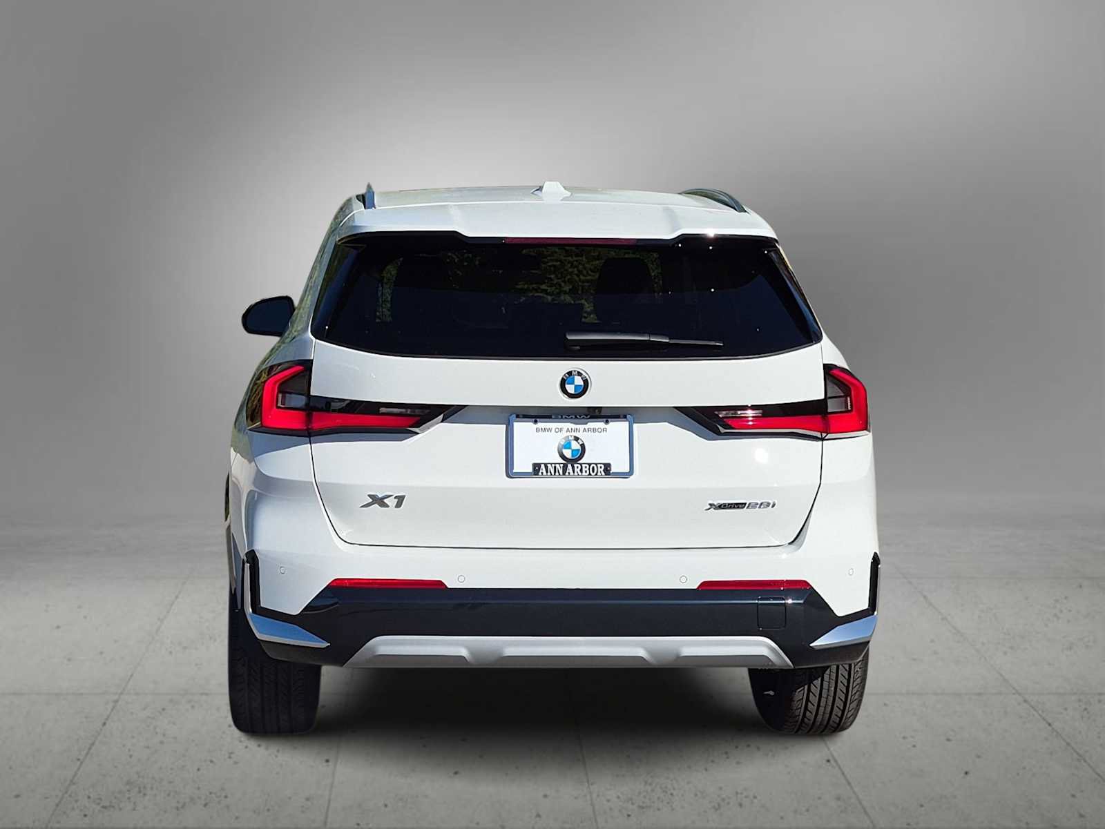 Used 2024 BMW X1 xDrive28i w/ Convenience Package AWD/4WD image 7