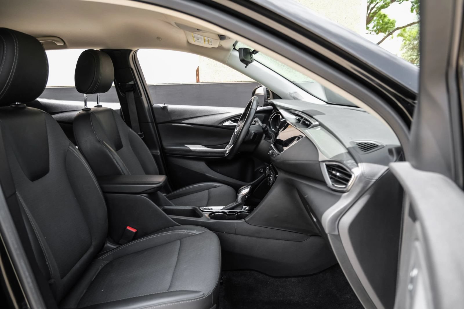 Used 2023 Buick Encore GX Select w/ Sport Touring Package FWD image 32