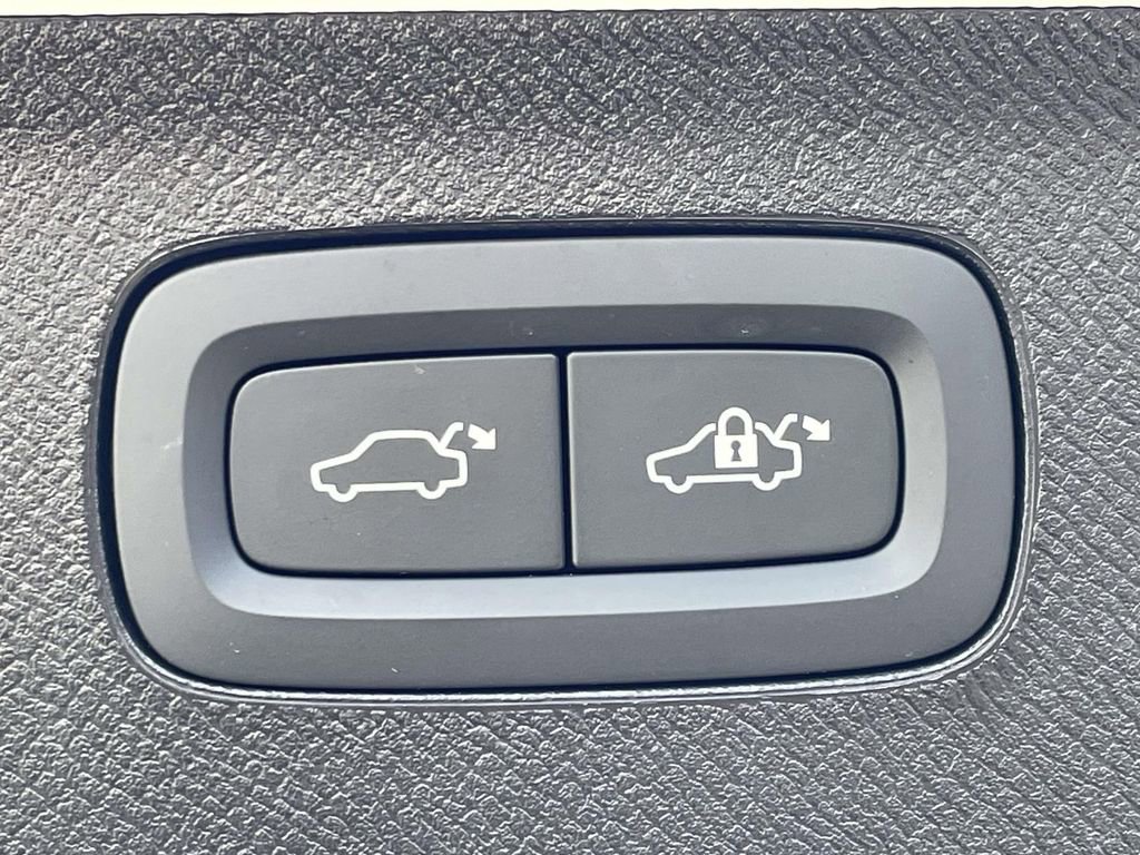 Used 2026 Volvo XC90 B6 Ultra w/ Lounge Package image 54