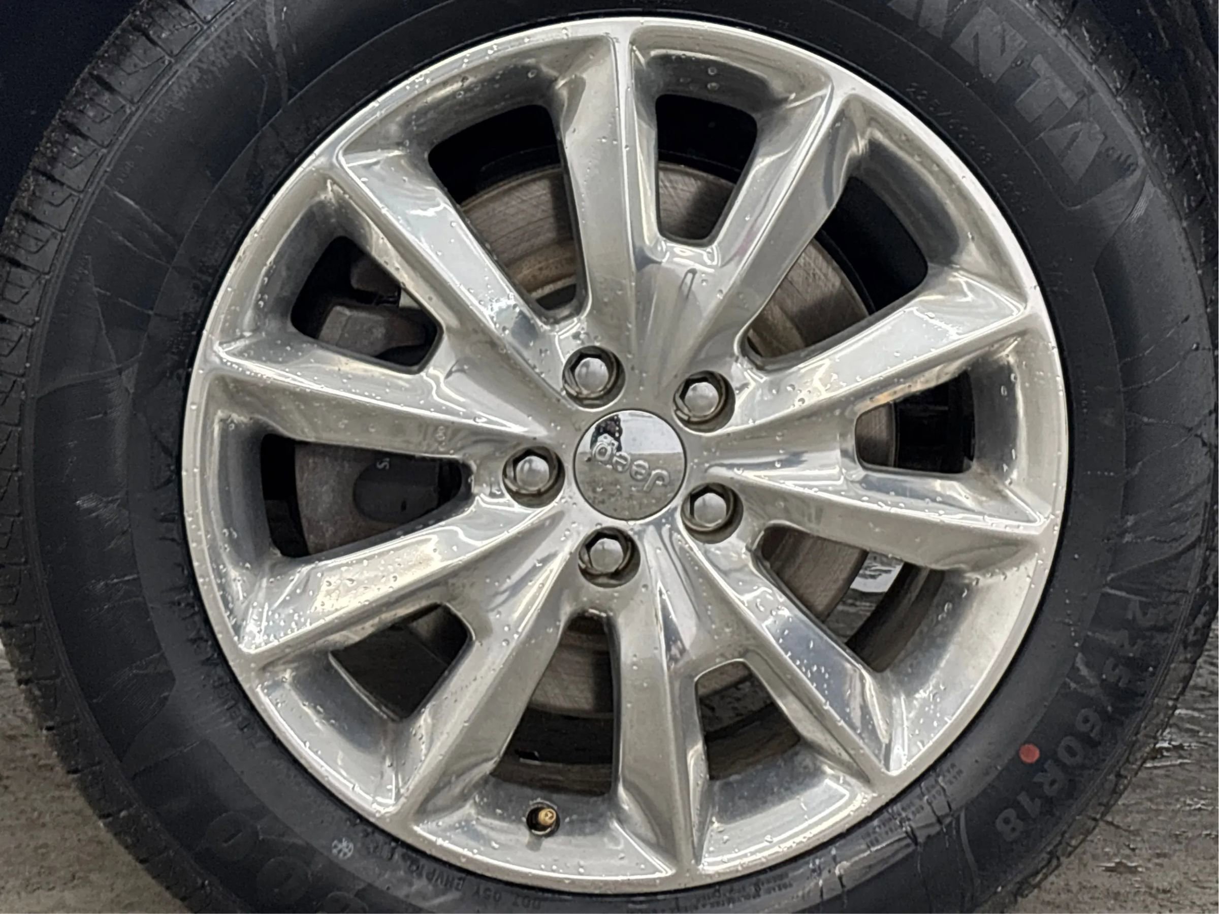 Used 2017 Jeep Cherokee Limited image 31