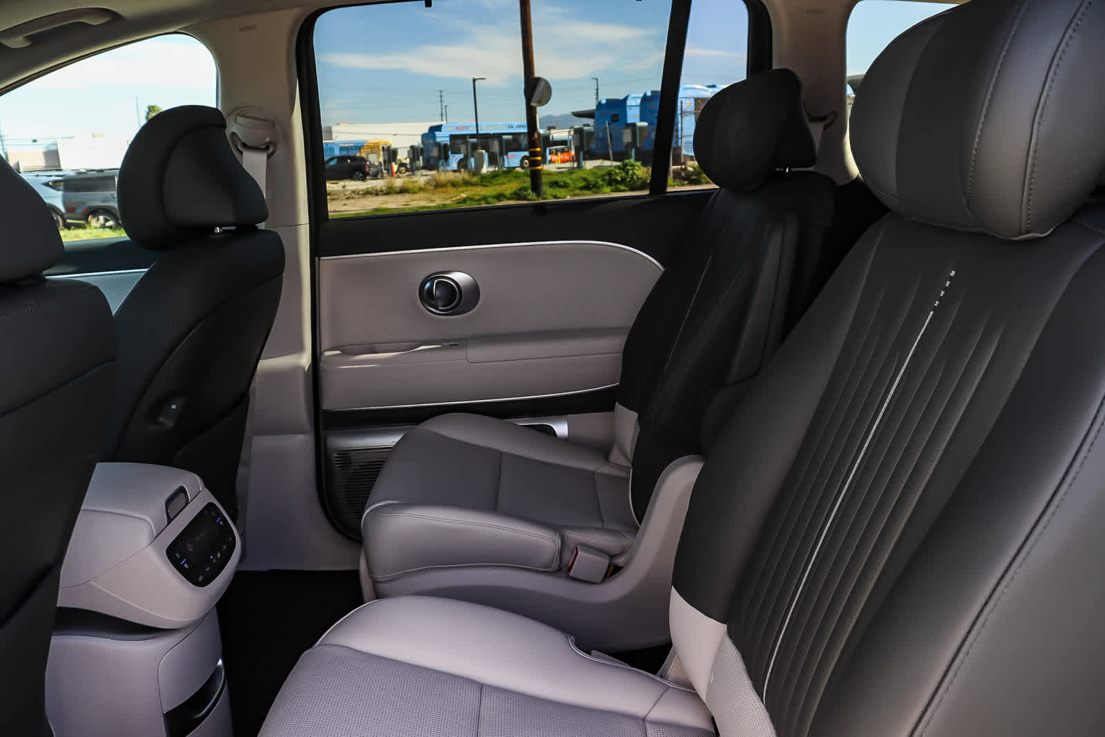 New 2026 Hyundai Ioniq 9 Calligraphy image 20