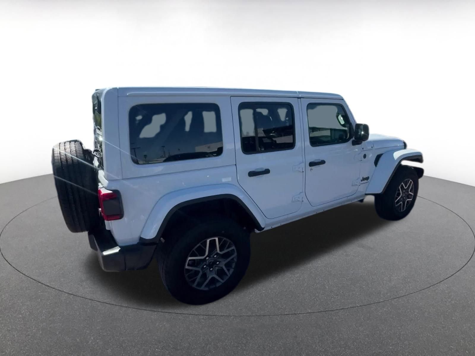 Used 2025 Jeep Wrangler Sahara image 15