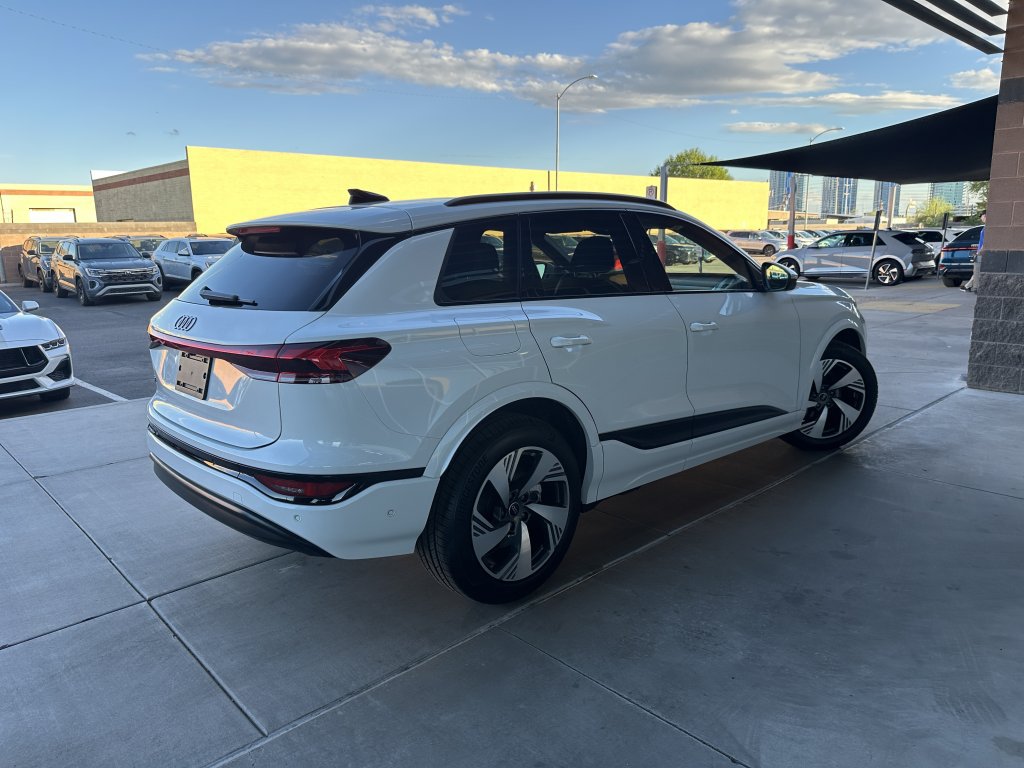 Used 2025 Audi Q6 e-tron Prestige w/ 20" Wheel Package AWD/4WD image 3