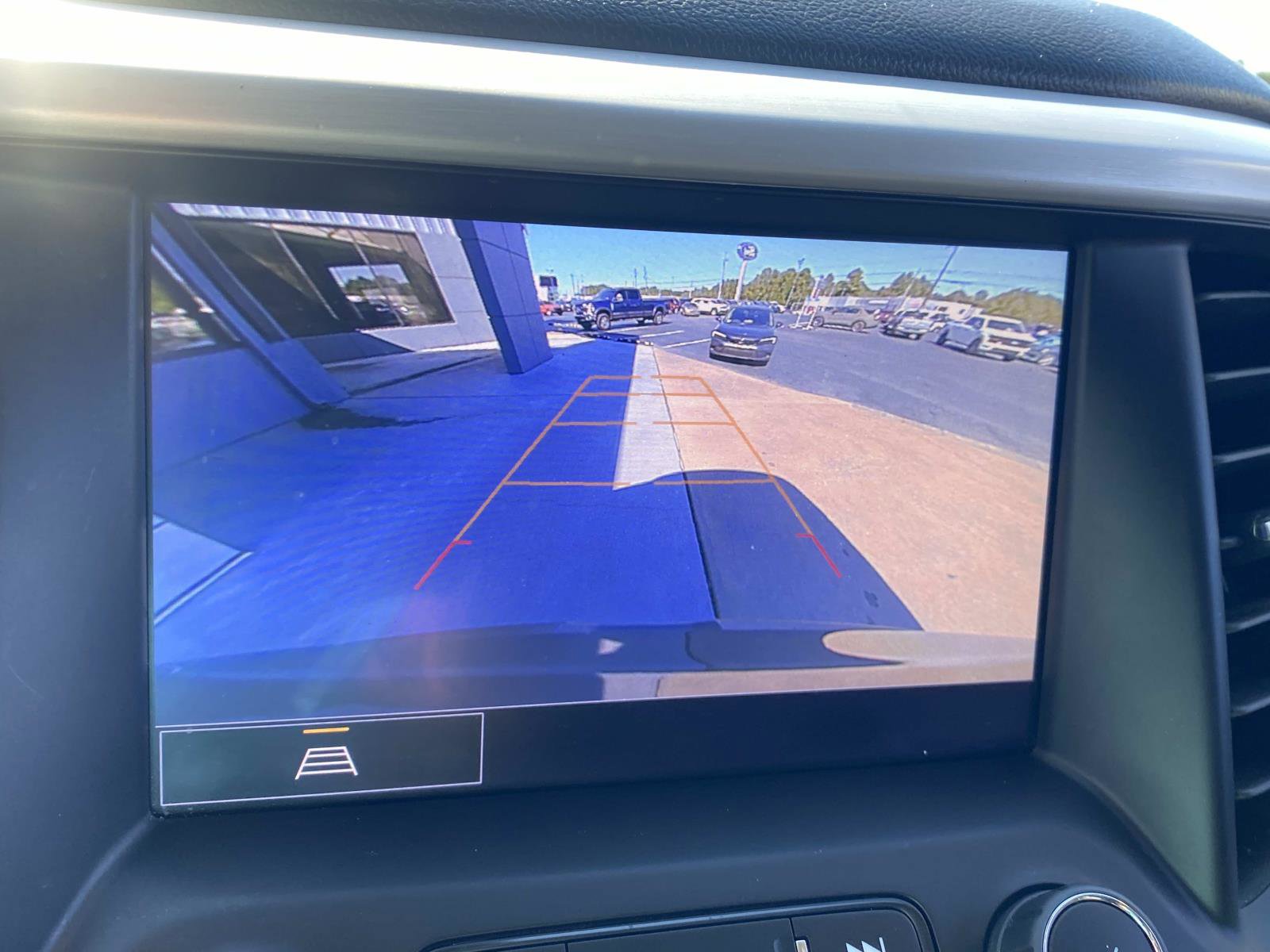 Used 2023 GMC Acadia SLT image 17