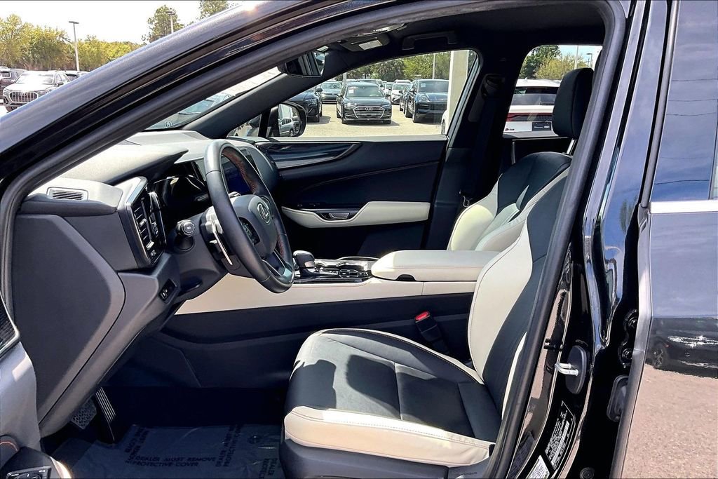 Used 2023 Lexus NX 250 FWD w/ Towing Package (2000 Lbs) image 21