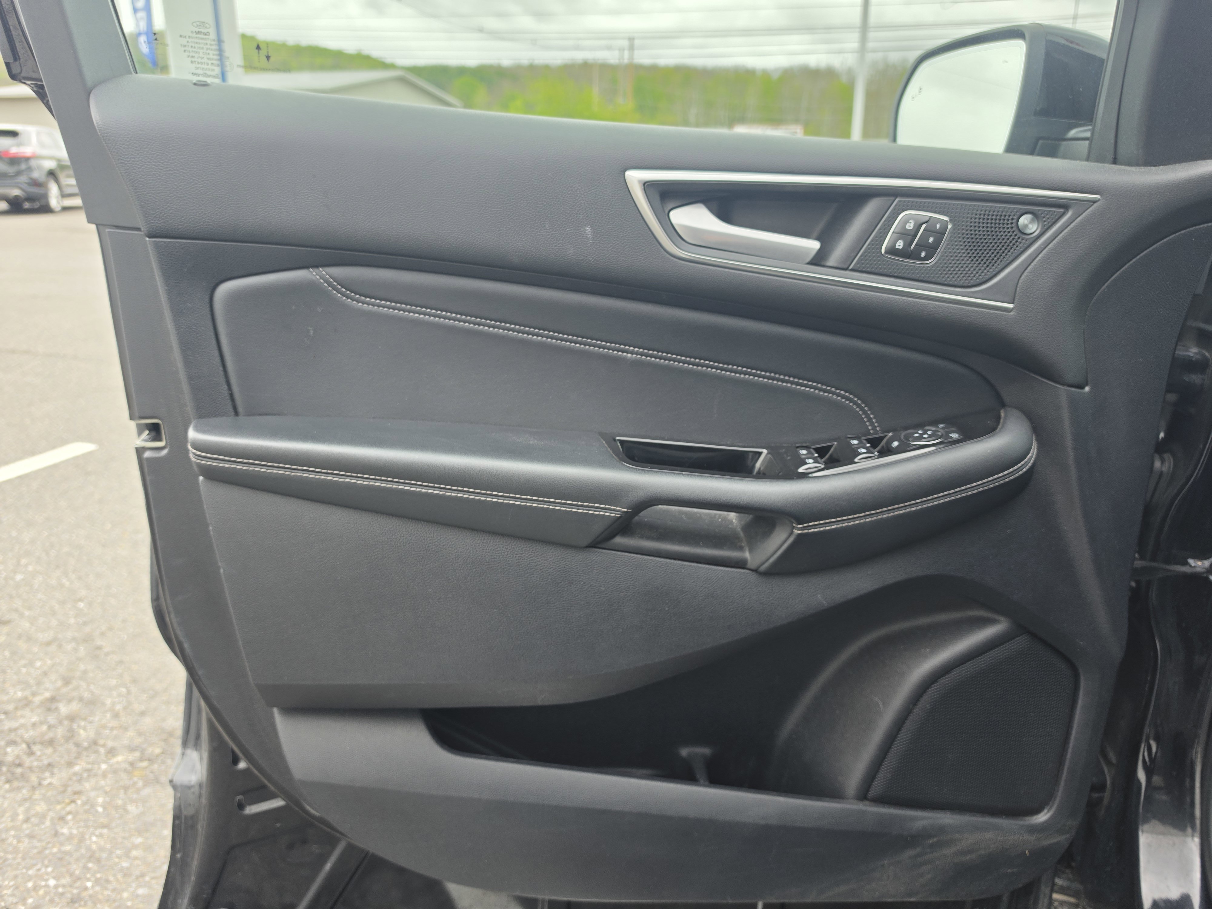 Used 2020 Ford Edge Titanium w/ Equipment Group 301A AWD/4WD image 15
