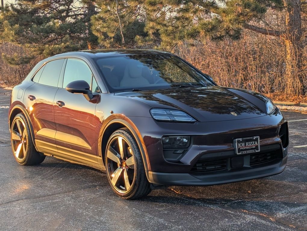 Certified 2025 Porsche Macan Electric image 9