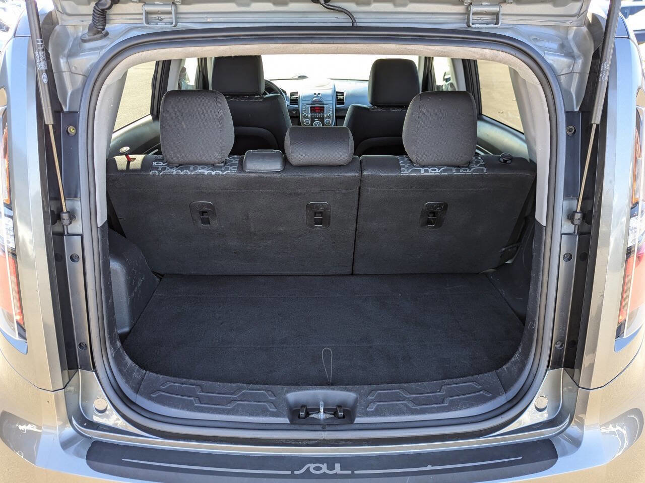 Used 2011 Kia Soul + w/ Audio Pkg image 25