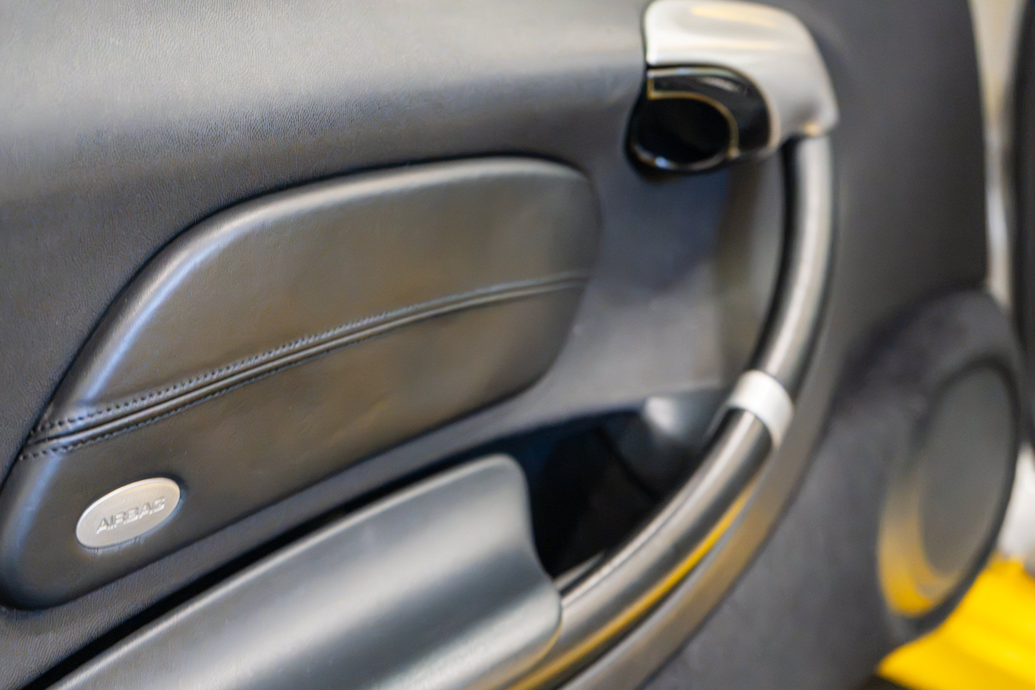 Used 1998 Porsche Boxster RWD image 34