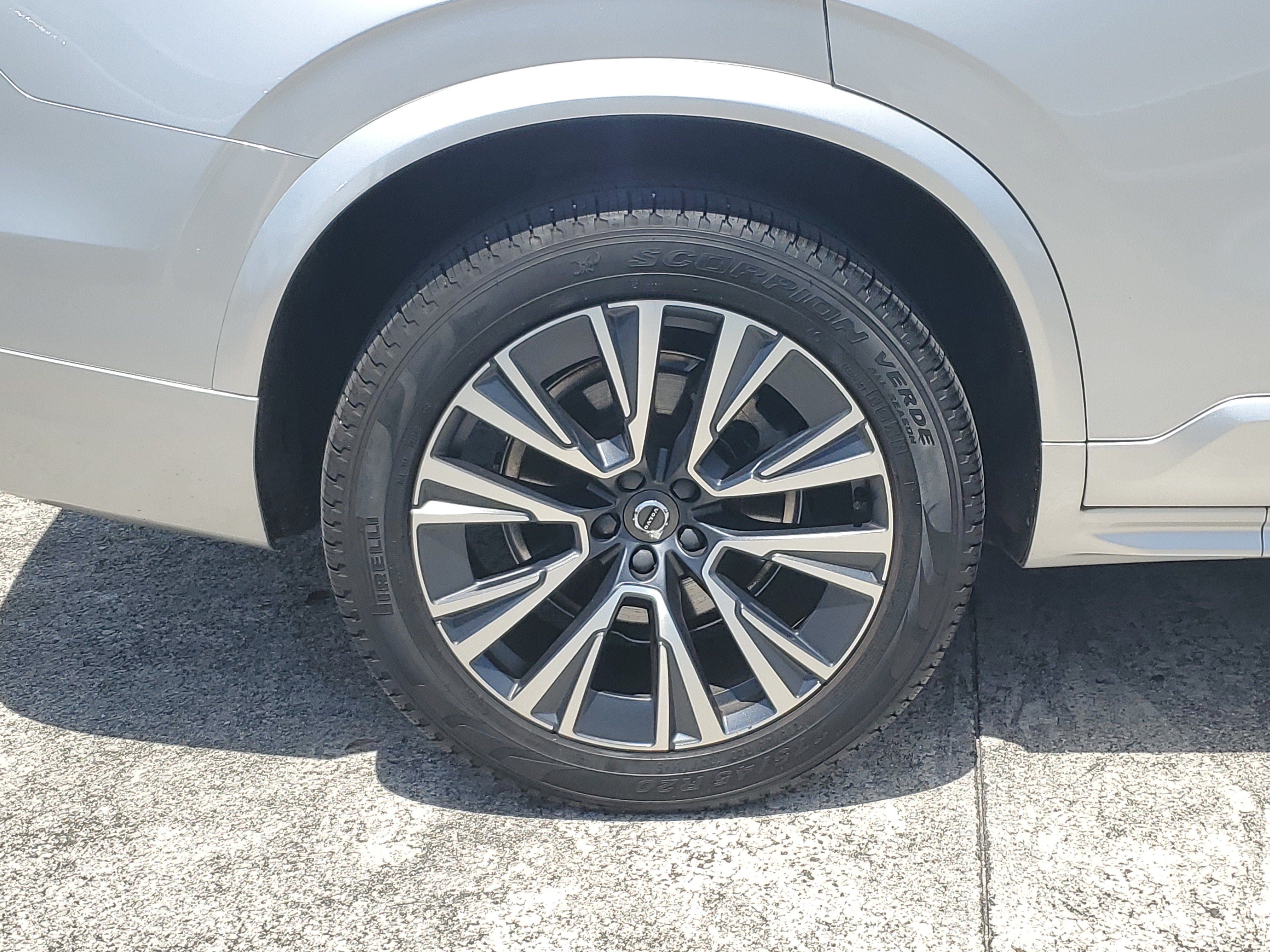 Used 2022 Volvo XC90 T6 Momentum w/ Protection Package Premier AWD/4WD image 9