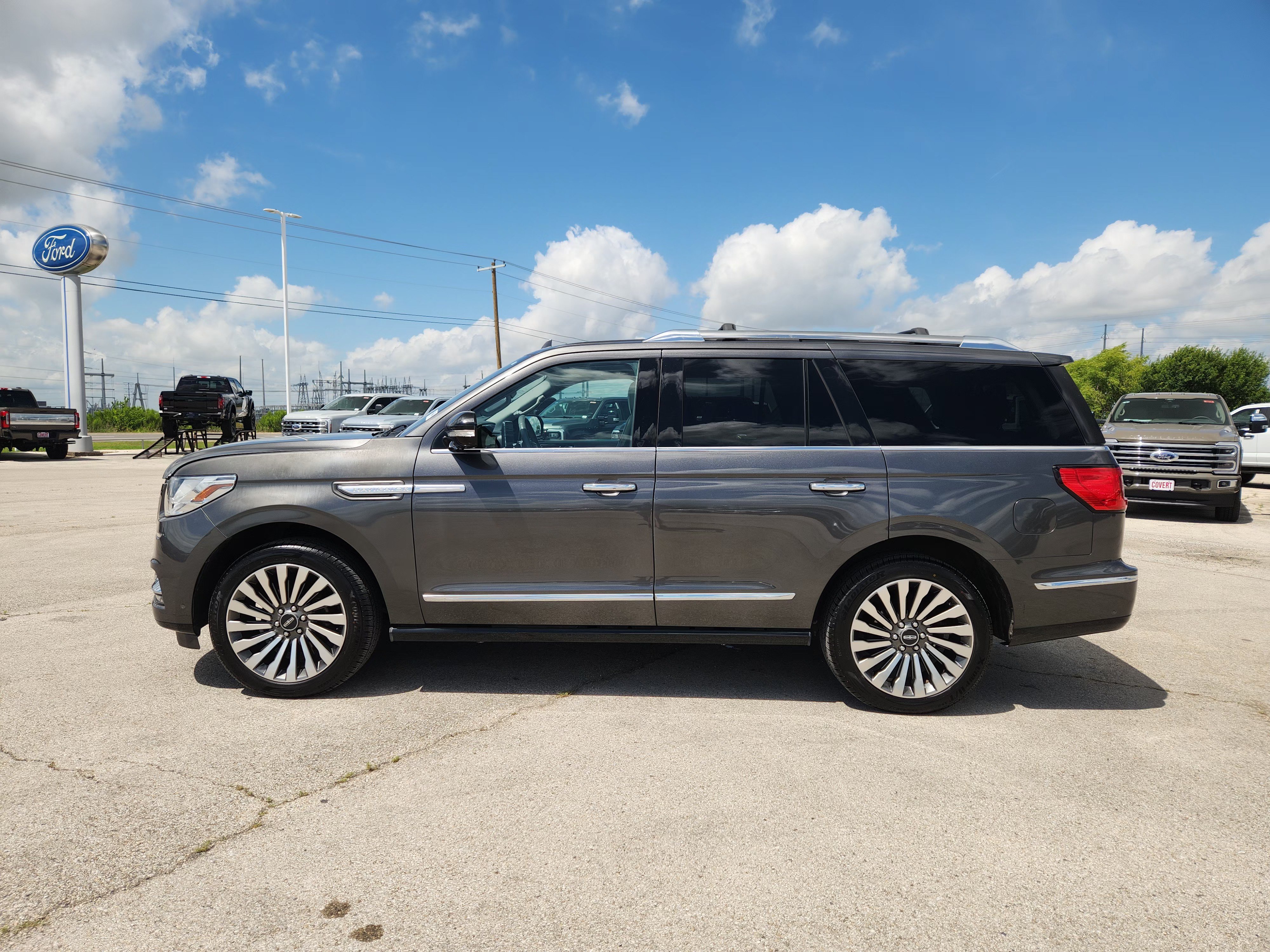 Used 2018 Lincoln Navigator Reserve w/ Technology Package AWD/4WD image 4