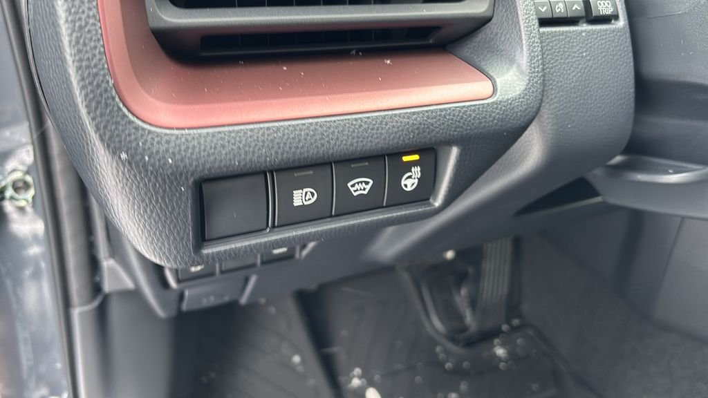 New 2026 Toyota Prius Plug-In Hybrid FWD image 13