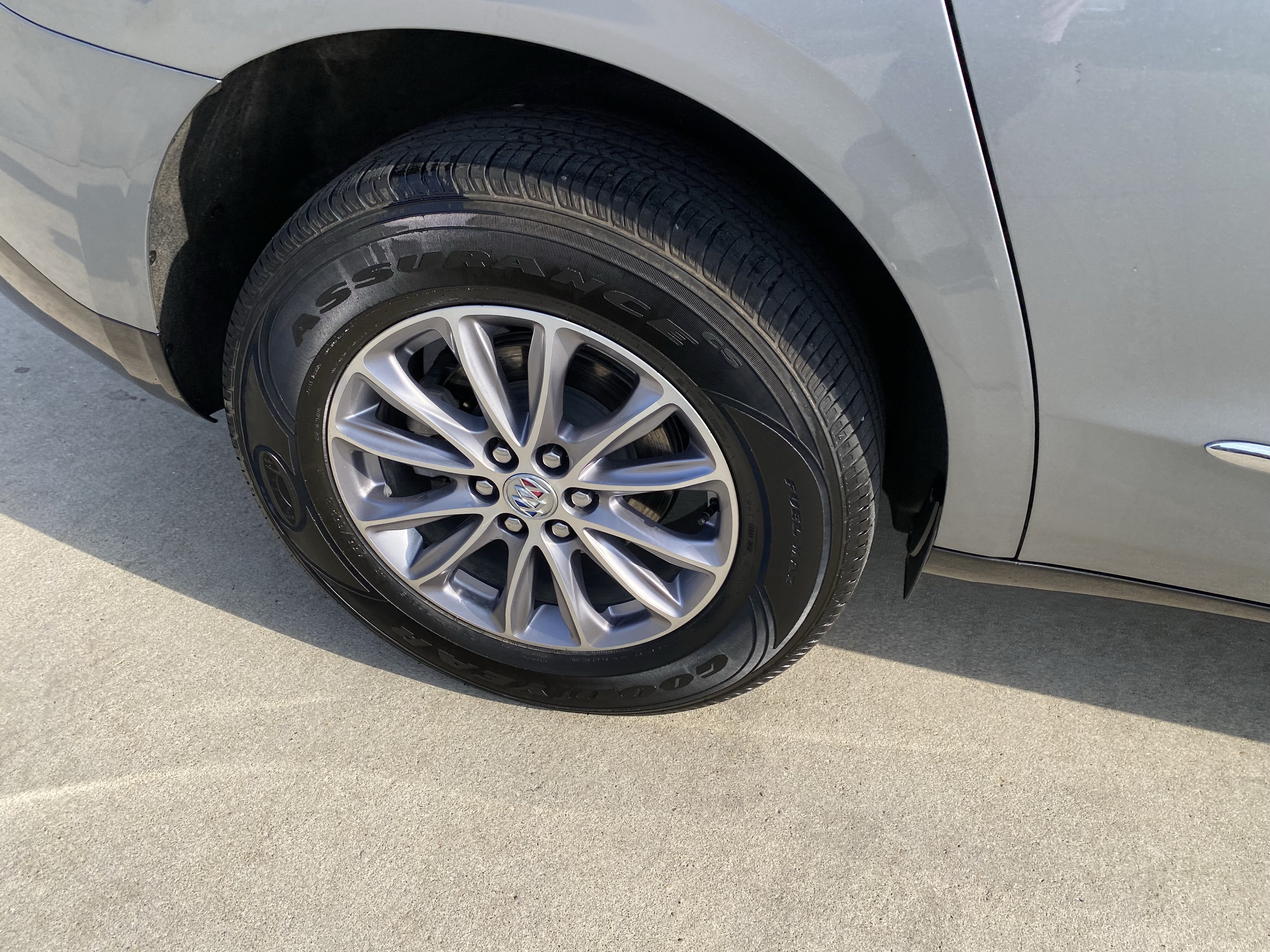 Used 2024 Buick Enclave Premium FWD image 3